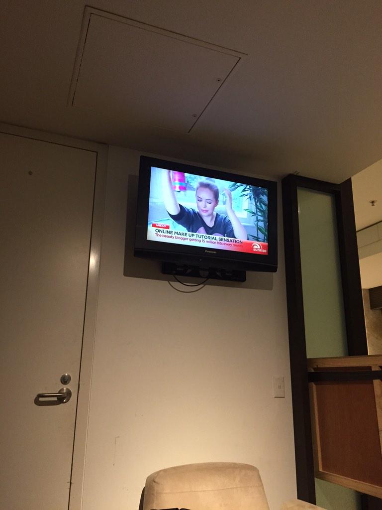 Tanya Burr tweet media