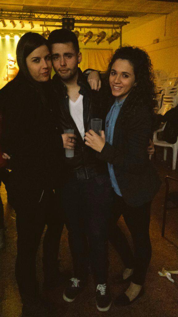 AnaNavares's tweet photo. porque son los mejores y muchas gracias x todo!! Os qiero!! 😚😚 @sergiogarciama9 @mari_tinii http://t.co/IQrktk094R