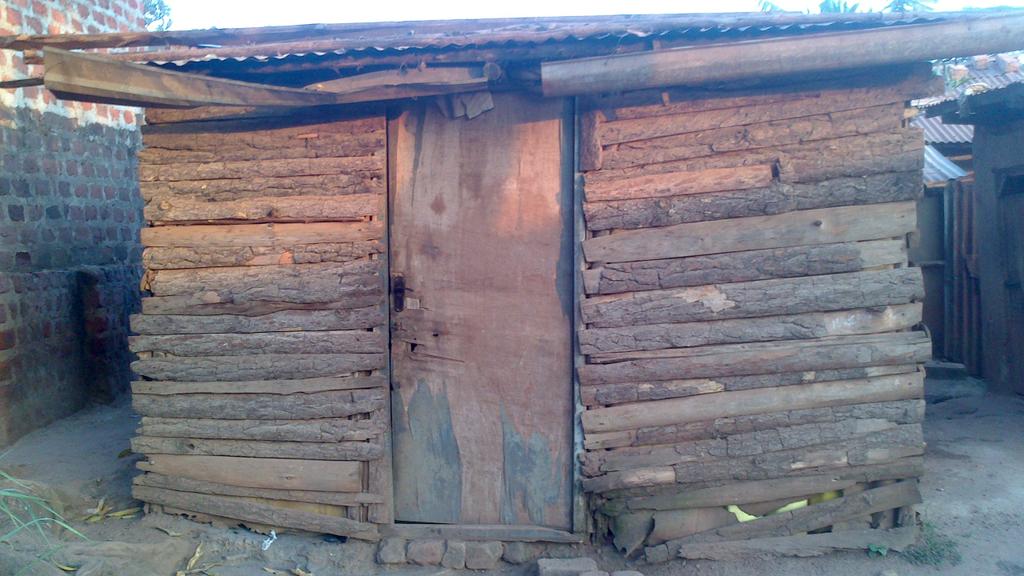 ericnewt's tweet image. That is some house there in uganda