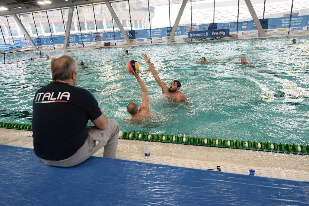 Mica tanto bordovasca ... #Campagna alla guida del #7bello Aspettando #ITAvsCRO #Torino #waterpolo #worldleague