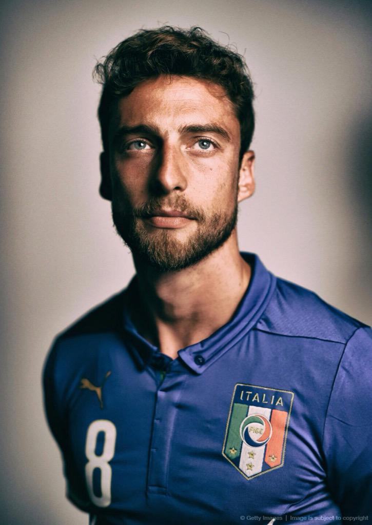 Happy 29th Birthday to Juventus and Italy\s midfield maestro Claudio Marchisio 

buon compleanno ! 