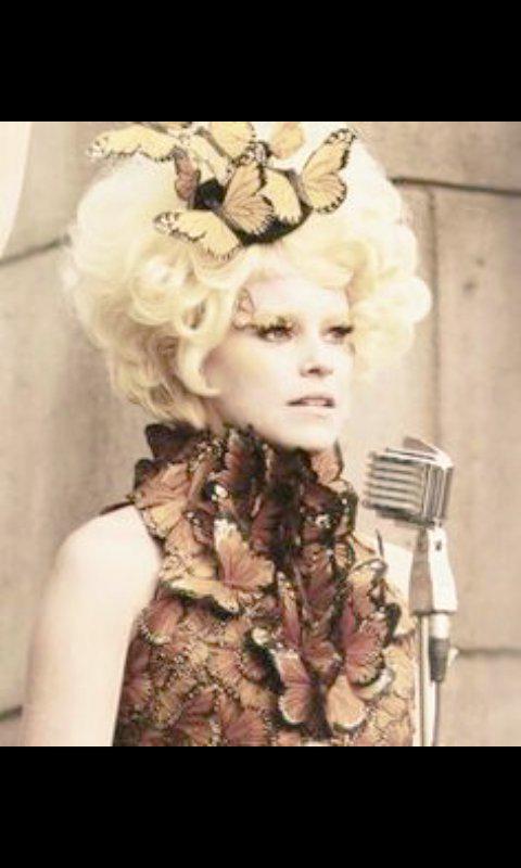 Lotts___'s tweet photo. Effie's butterfly dress is the absolute nuts!!! #HungerGames #want http://t.co/7BE2i3p1IB