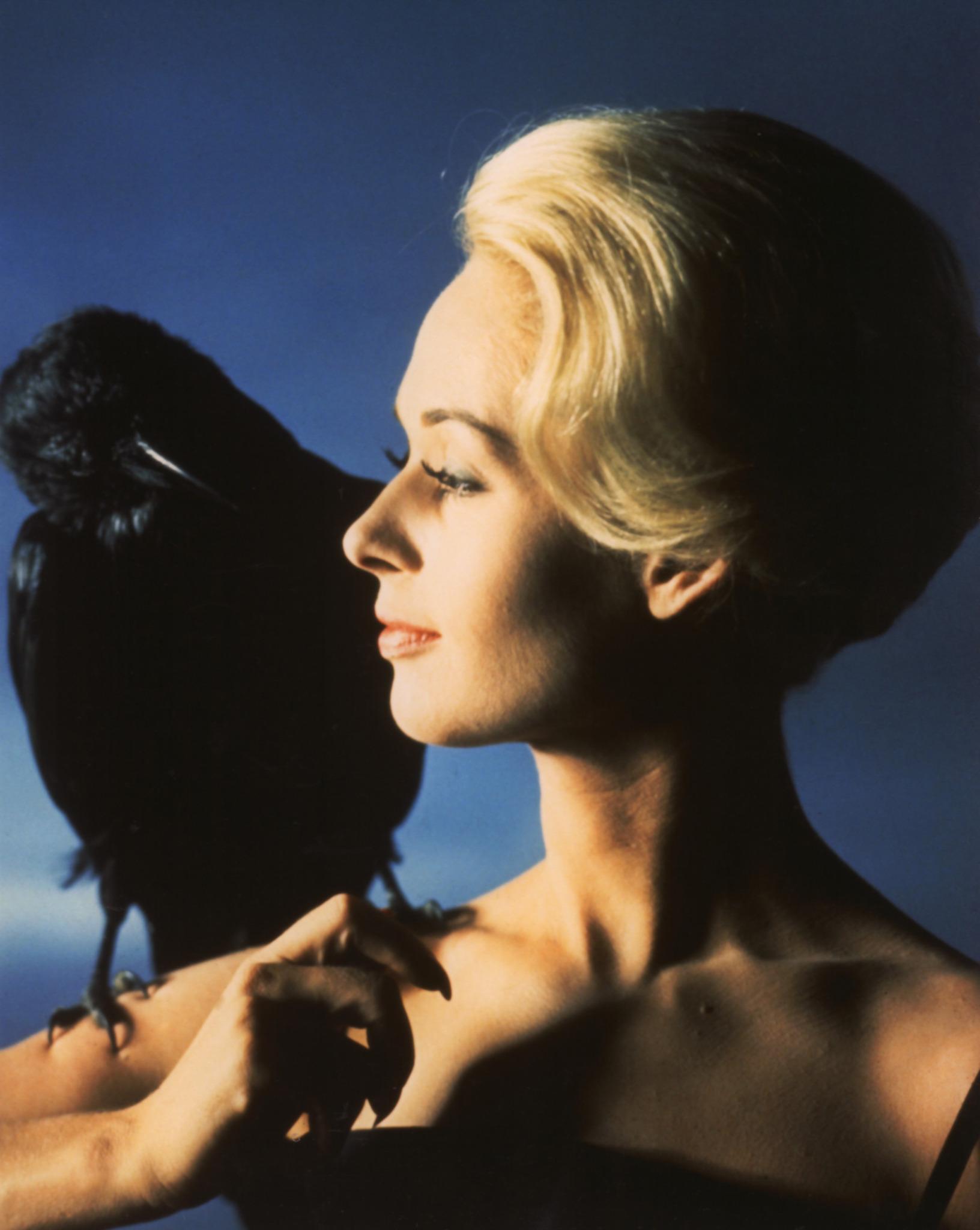 We wish actress (star of THE BIRDS and MARNIE) a very happy birthday! 