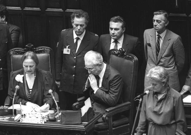 Agenzia_Ansa's tweet photo. #Quirinale: nel 1985 ecco il "sardomuto", Cossiga il picconatore
http://t.co/9arzPapWEM http://t.co/pJ0WmpeHVG