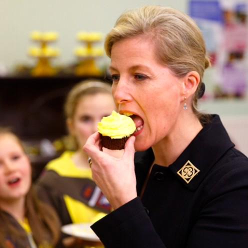 Happy milestone birthday to Sophie, Countess of Wessex, who turns 50 today. Yep, that deserves a cupcake! 