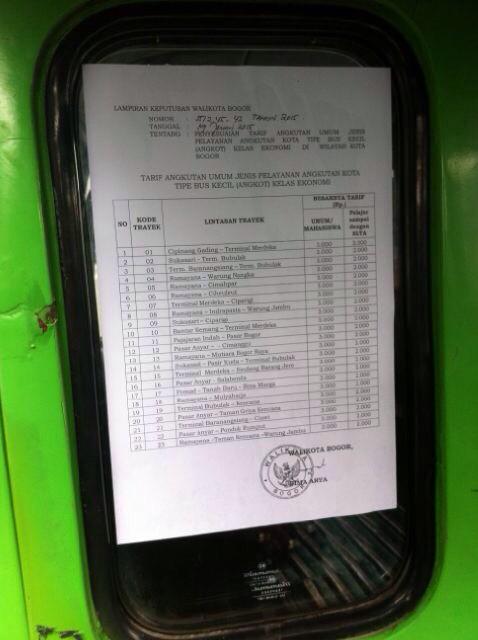 Tarif angkot baru di pintu angkot. Supir nakal? lapor ke: call centre 1500411, sms: 08118500411