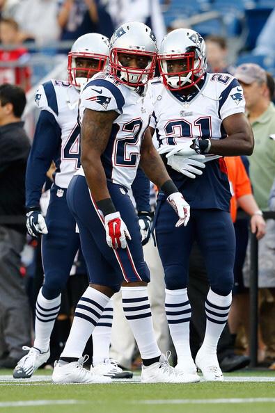 nflversus's tweet photo. Who has the better defense? 

RT for Richard Sherman and the Seahawks

Fav for Darrelle Revis and the Patriots http://t.co/oUfCGgJPOG
