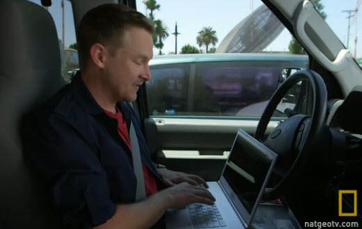 NatGeoTV's tweet image. How vulnerable is your data on public wi-fi? on.natgeo.com/1yj2XxR #HackingtheSystem 10/9c