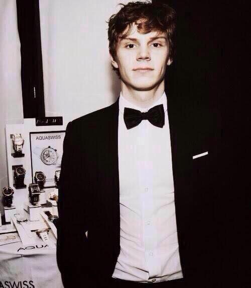 Happy birthday evan peters I love you more than most things   