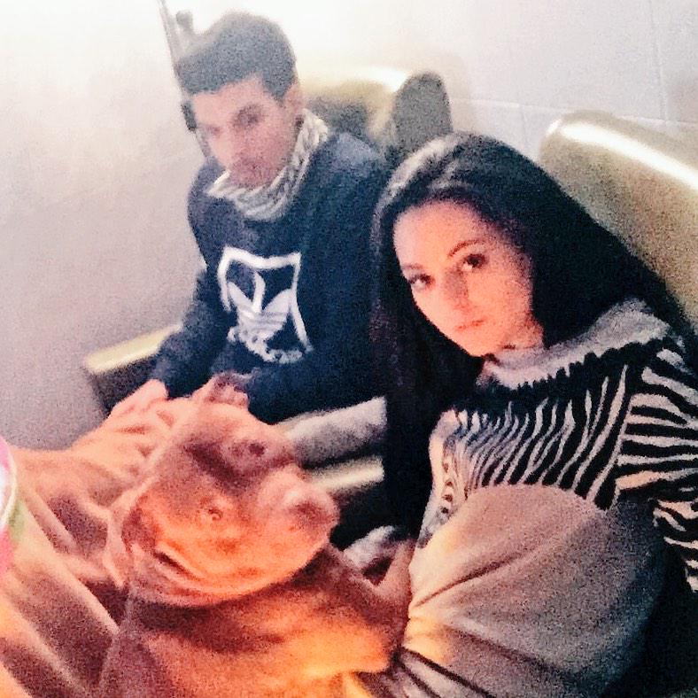 sandritamorena1's tweet photo. @Rogec4 buenas noches ami 🐣 #patinohuevino 😊😘 y mi 🐶🐻 http://t.co/ajbAuDQDva