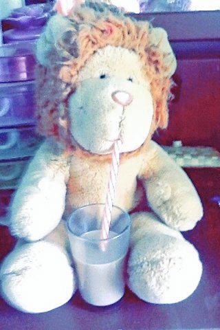 WhyteMya's tweet photo. Yummy cholate milk http://t.co/ECLA9Wz9l6