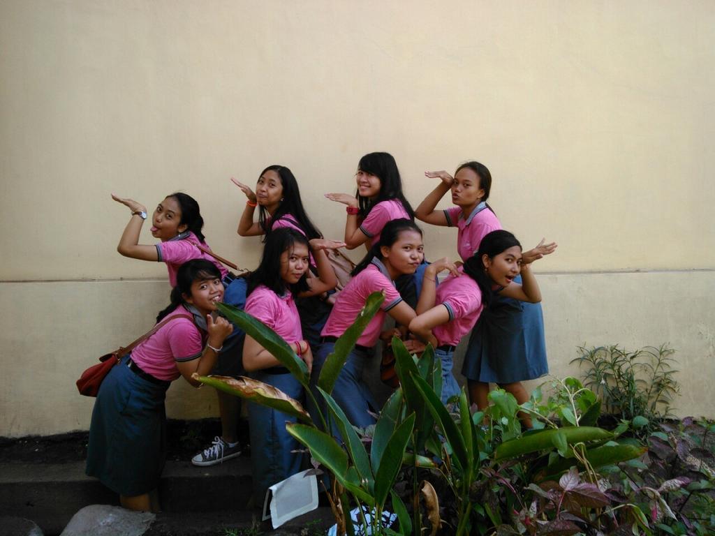 Trisnnaa's tweet photo. 🎈🎈🎈🎈🎈 http://t.co/uHIQzIFdR6