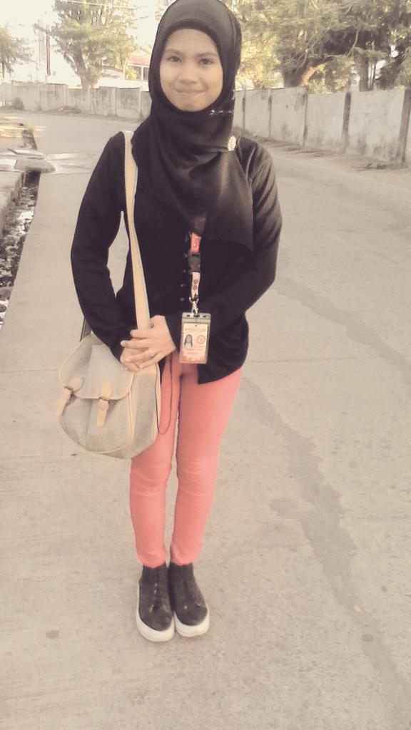 Fhatfhatin09's tweet photo. OOTD 👈👊👋
#fratfrat 😁 http://t.co/DgVdH2M3xz