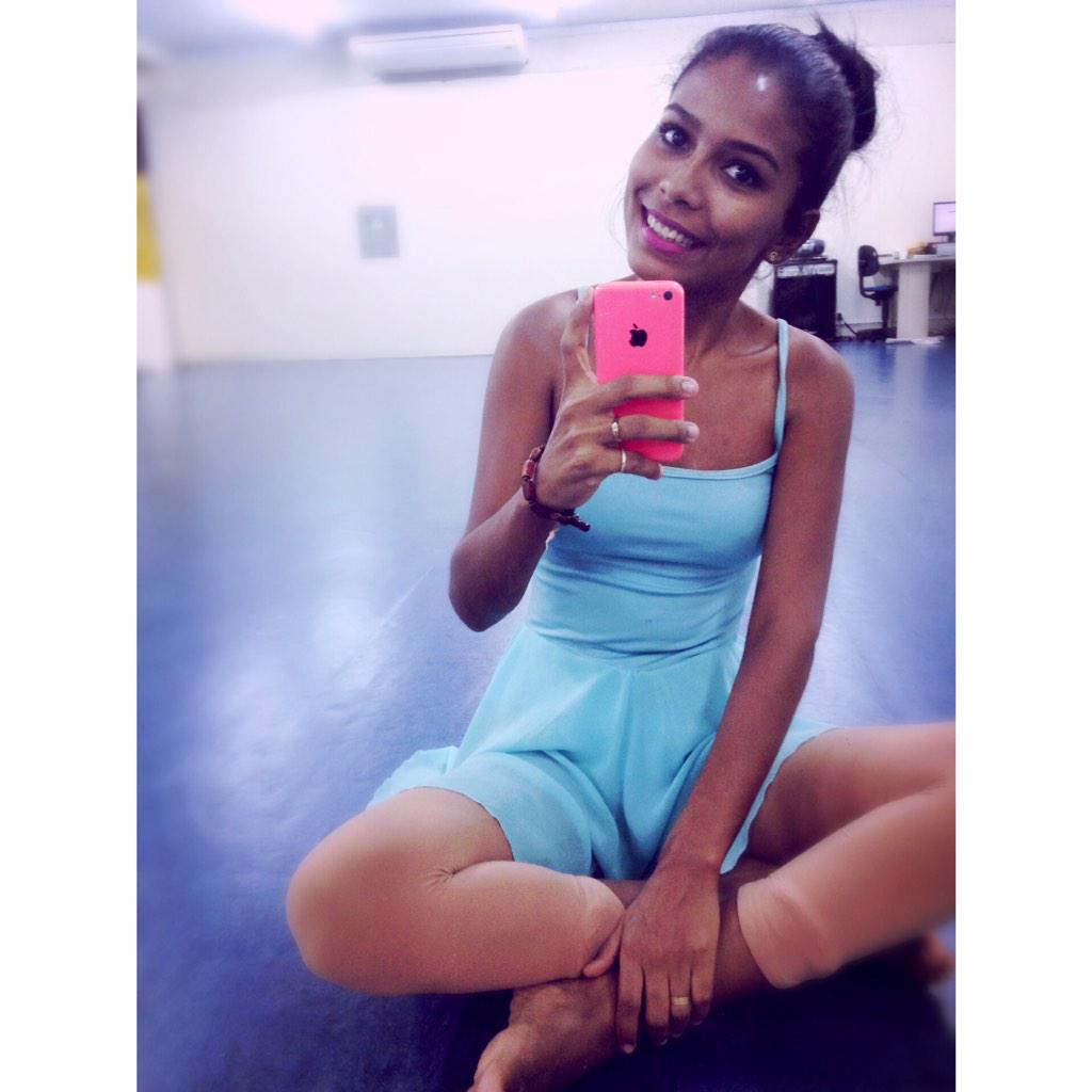 Andballerina's tweet photo. And ballerina 💃💃❤️ #balletismylife http://t.co/qZKfhoIo4W