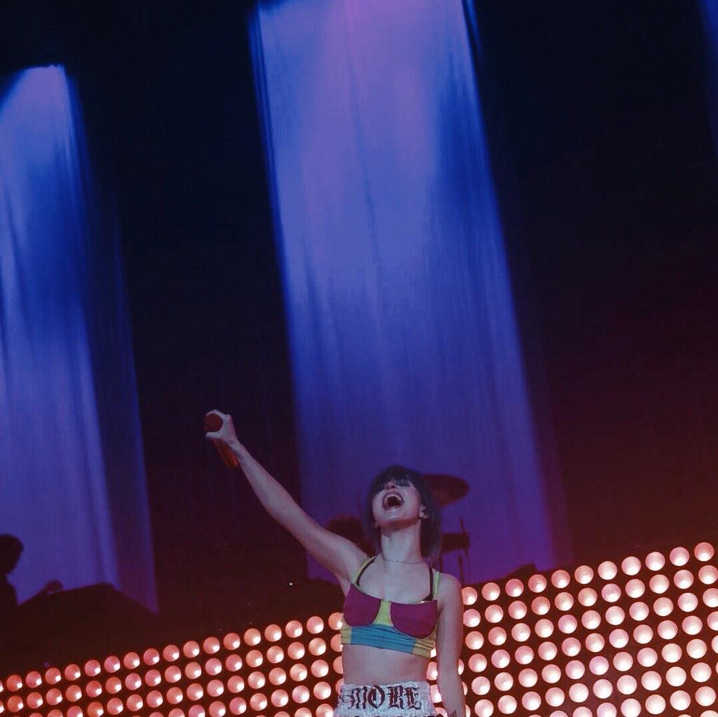 ParamoreEh's tweet photo. Check out my brand new #MONUMENTOUR photos on my Instagram. http://t.co/tRlZ1vVvRz http://t.co/6idqPVp8d9