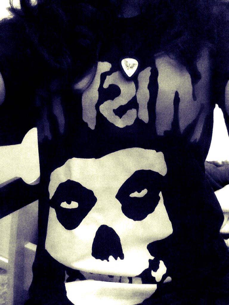 mercuria00's tweet photo. Misfits rules! 
#misfits http://t.co/Hu5ZBm00uY