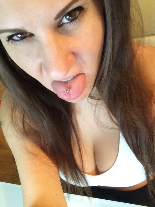 Fuck off pay me face. http://t.co/wOK5ImVwLo http://t.co/is1ZlgbBuS<a href="/tag/footfetish"class="tags"><span>#footfetish</span></a><a href="/tag/footworship"class="tags"><span>#footworship</span></a><a href="/tag/wrinkledsoles"class="tags"><span>#wrinkledsoles</span></a>