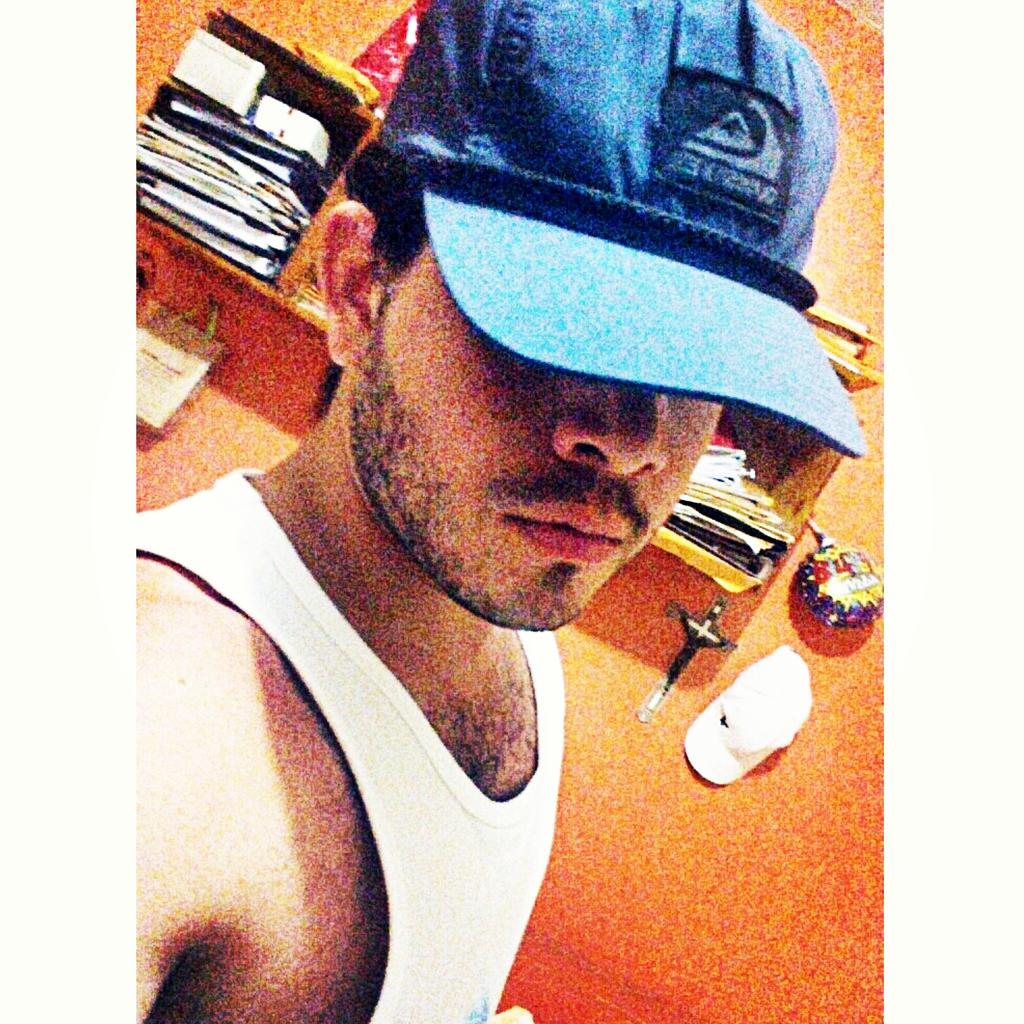 JDaniel_Garcia's tweet image. Así se termina la noche después de un par horas de #gym #makework #training su cualquier barbita...