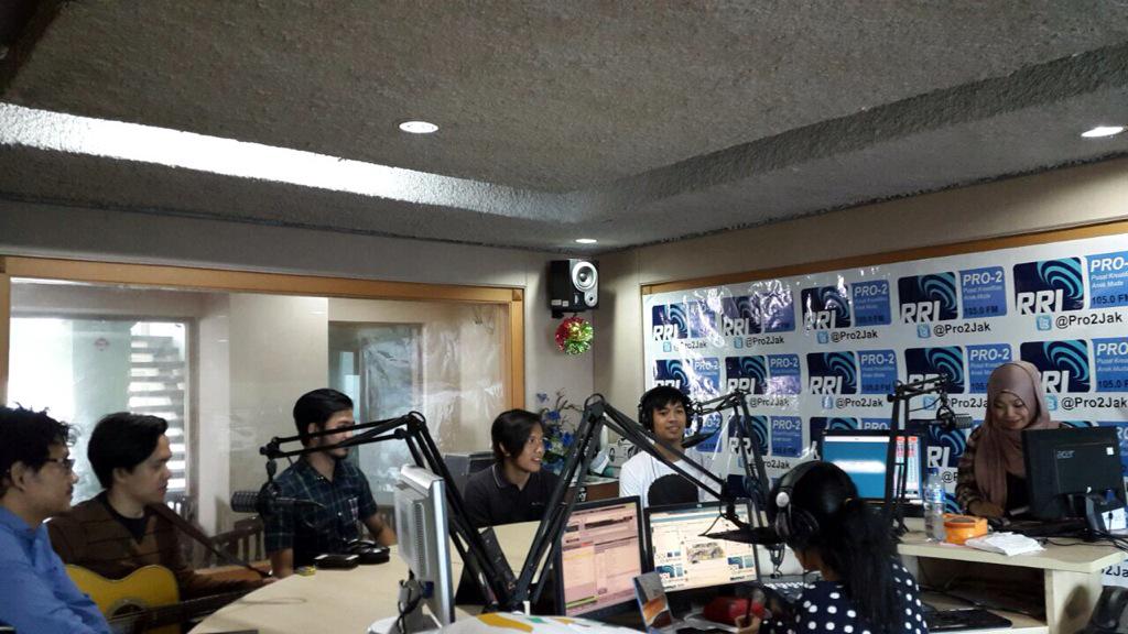 MusicaStudios's tweet photo. Coba nyalain Radio kamu pasang 105.0 FM!! Ada @dmasivband loh. Selamat pagi Masivers! http://t.co/enHOKGB6iZ