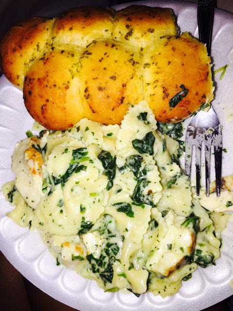 V_McMillion's tweet image. #Mondaynightnodishes #somethingquick #myfav 😋