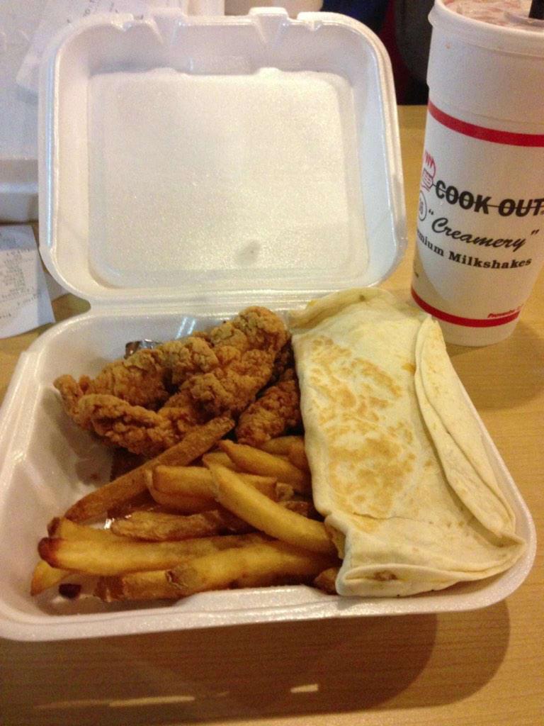 __Retro's tweet photo. Which is better? RT for Cookout Tray, Fav for Iggy Azelea http://t.co/oQuILIx5nU