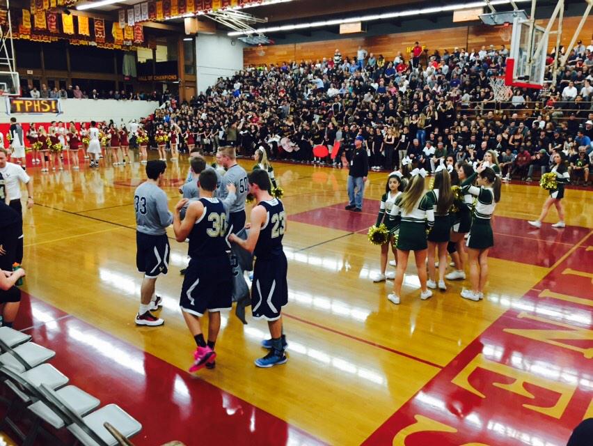 JustSomeAvgGuy's tweet photo. Scenes from LCC at TP. #LCCHS #LCCHoops #LCCBasketball http://t.co/q8gQuB9uYz