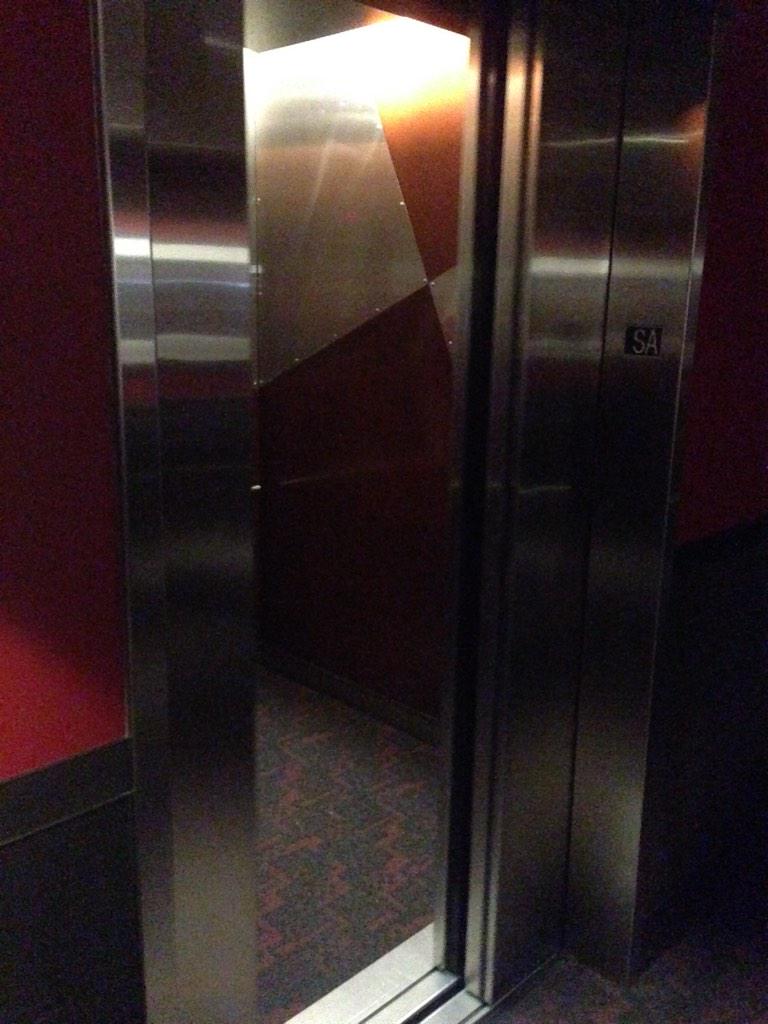 Patrick_ONeal's tweet photo. Time for some #ELEVATORMagic #GKG http://t.co/4Ox07nAPlD