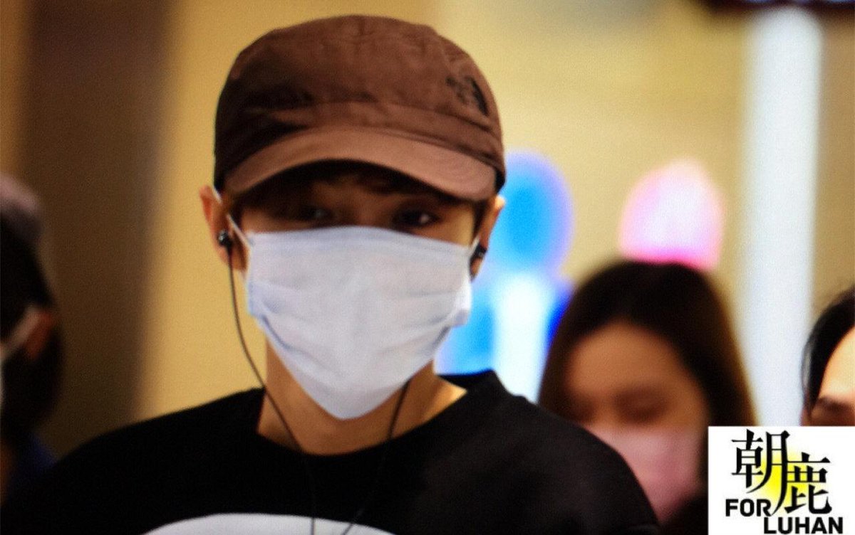 [PREVIEW] 150120 Taiwan Taoyuan Airport to Hong Kong Airport [50P] B7xcQ1OCUAA2Y9Y