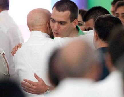 "<a href="/nietzsche667/">Neo</a>: Si no quieres darle mas poder al PRI no votes por el parásito del Verde "