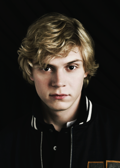 HAPPY BIRTHDAY EVAN PETERS!! I FUCKING LOVE YOU 