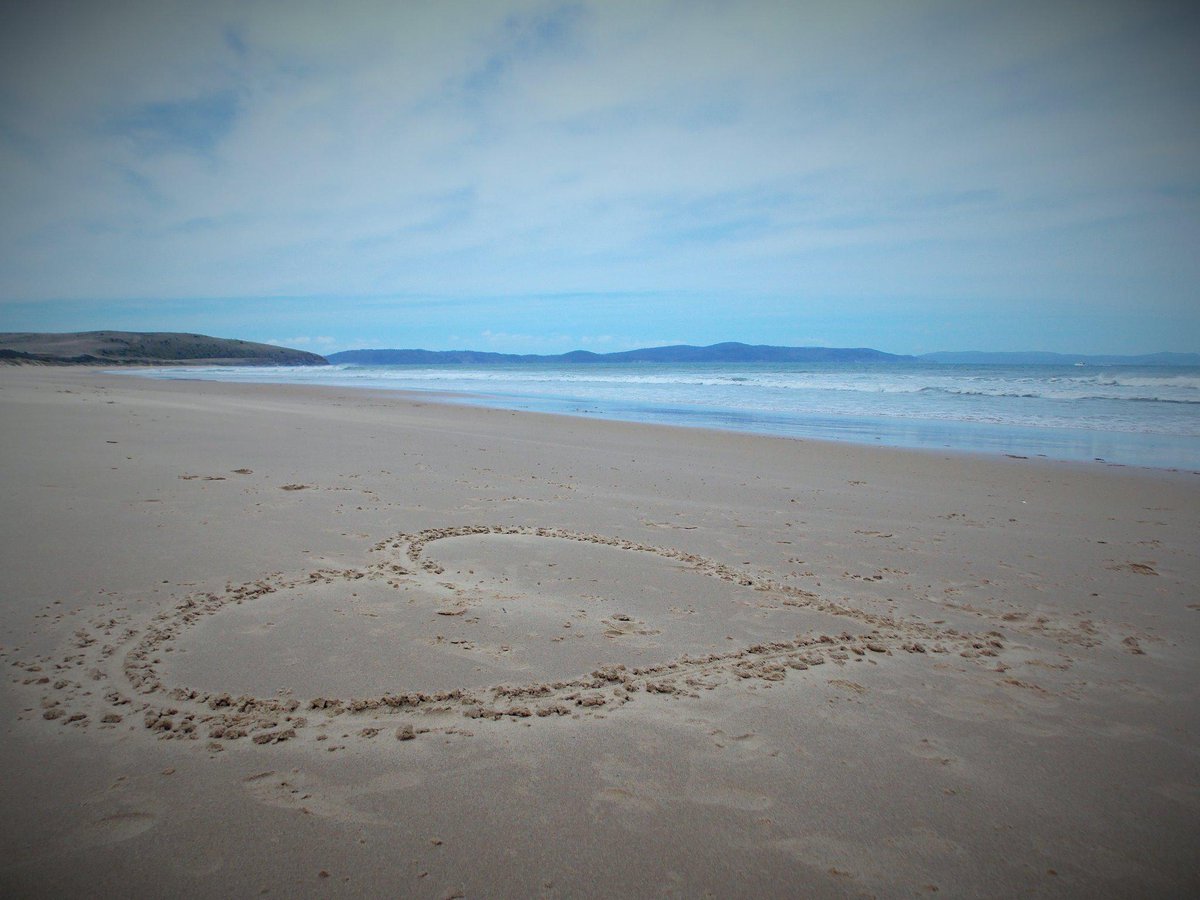 taswelove's tweet photo. #Tasmania is blessed with so many beautiful beaches to explore. Many of us, from our earliest memories, fell in love. http://t.co/sFMatHWx0f