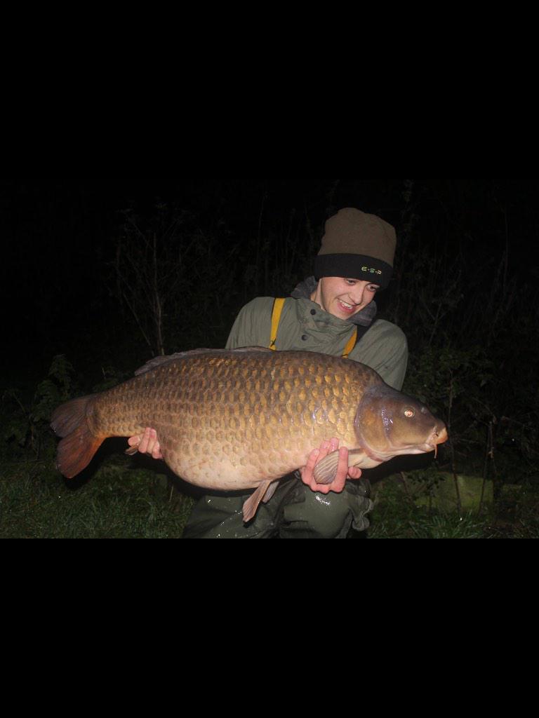 _CROOKIE_'s tweet photo. Havent put a pic of her on here yet, The box common 47lb 8oz #carpfishing#bigcarp#newpb http://t.co/Ucbbm1iF1z