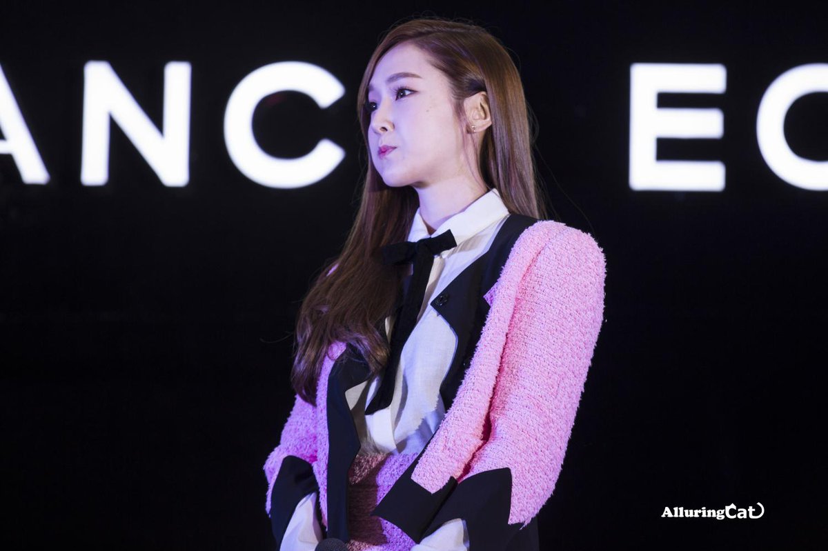 alluringcat's tweet image. #Jessica Jung #JungSooYeon 141220 Blacn&amp;amp;Eclare fansign event in ChongQing part②