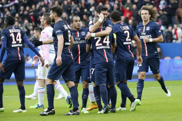 PSGbrasil's tweet photo. Confira os bastidores da vitória sobre o Evian #PSGETG #ALLEZPARIS http://t.co/4Qz8eQm6IS http://t.co/8fBCeHO7C4