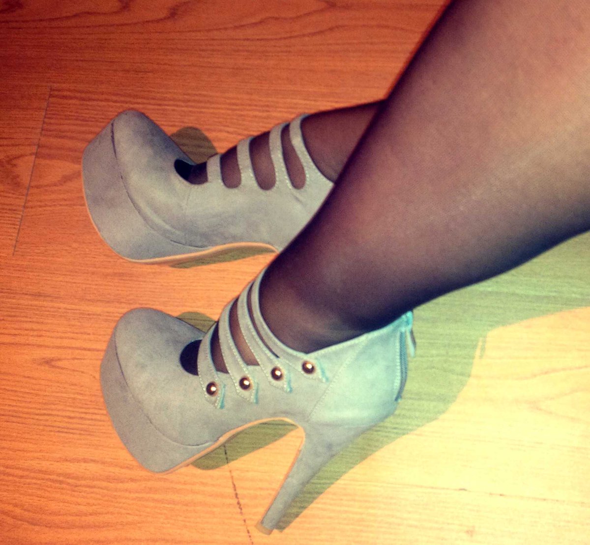 anamaria_amb's tweet photo. It might make me shallow, but I get really #distracted by pretty shoes... #amiwierd #shoeaholic http://t.co/9U8RRyf6uD