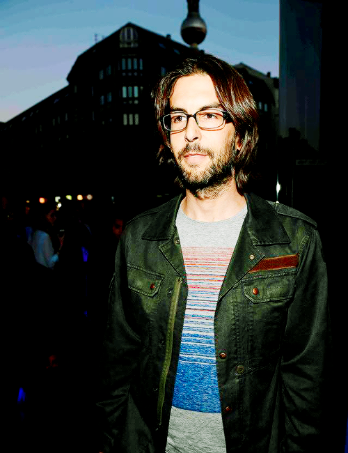 Happy 36th birthday to the love of my life, Rob Bourdon...! I love you to bits... ;3 - 