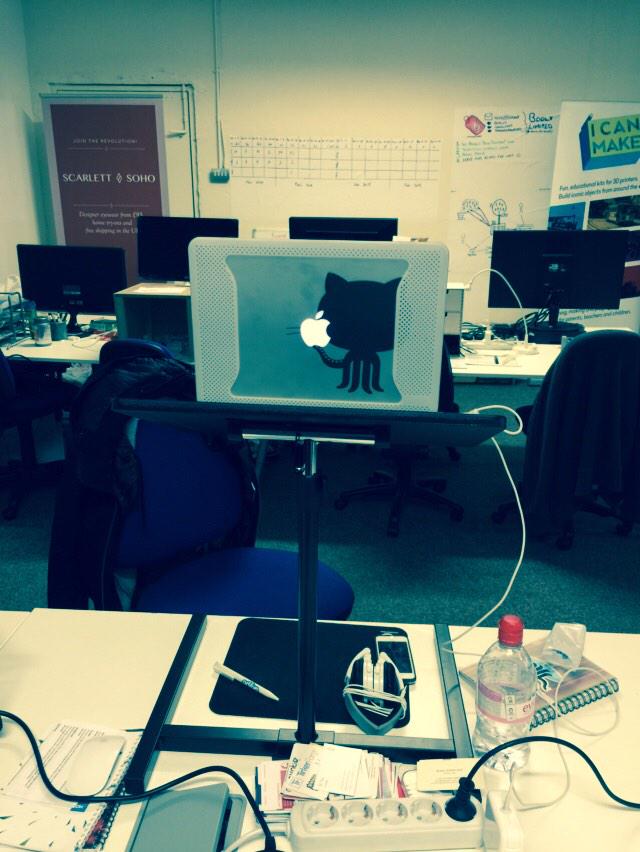 dragosdm's tweet image. Standing desk #restack #ignite2015
