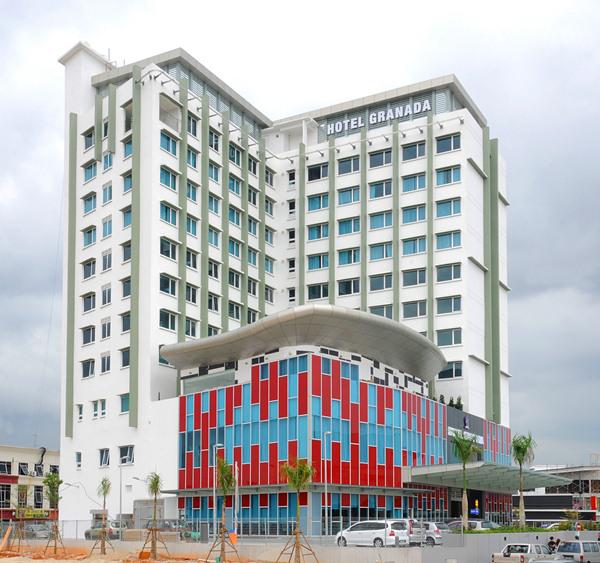 Grab this complimentary one night stay at Club Deluxe now ---> bit.ly/1yEdEgv