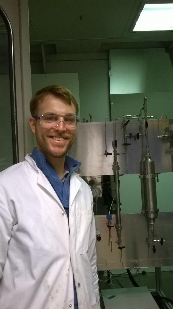 Jonathan Wagner (@jonlwagner) on Twitter photo Exciting time, getting ready to liquefy some algae! #HTL <a href="/ChuckGroup/">ChuckGroup</a> <a href="/csctbath/">CSCT</a> @DrValeskaTing  @BathChemEng Exciting time, getting ready to liquefy some algae! #HTL <a href="/ChuckGroup/">ChuckGroup</a> <a href="/csctbath/">CSCT</a> @DrValeskaTing  @BathChemEng
