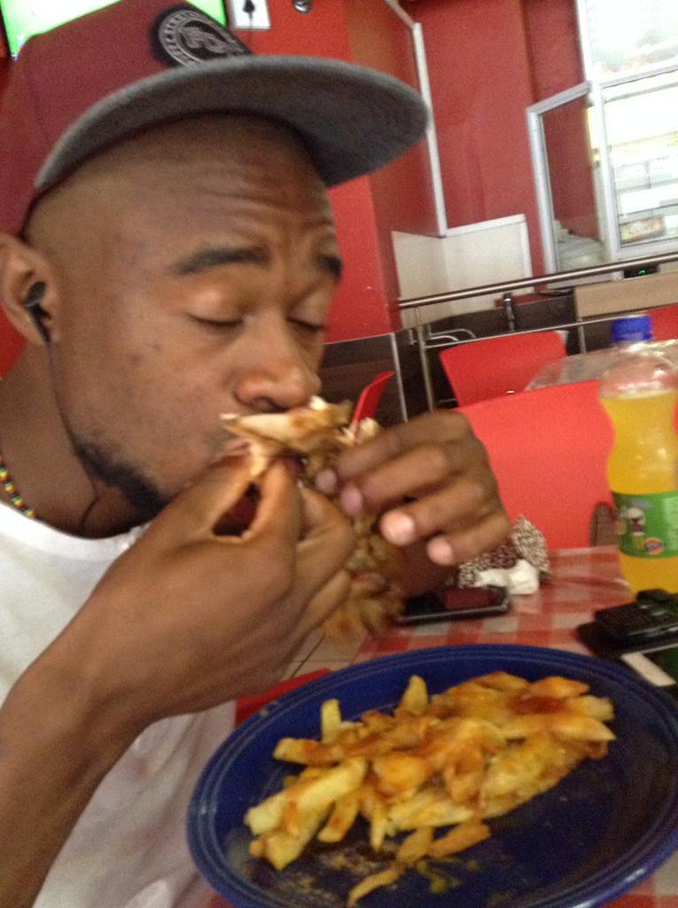 Sipho5050's tweet photo. @Chesanyama_SA #chesanyama #Selfie 
1/4 chicken and chips diepsloot chesanyama http://t.co/7Ysl5ICSq7