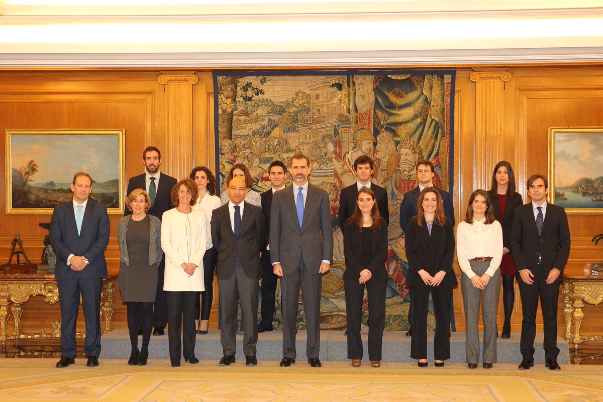 Casa De S M El Rey On Twitter El Rey Se Reunio Con La 64Âª Promocion De Tecnicos Comerciales Y Economistas Del Estado Http T Co Eqo6hpwnul Http T Co Vpzlsszjss