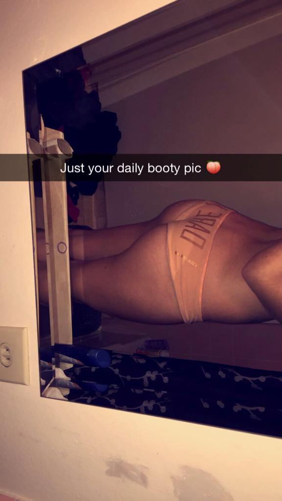 BootyintheUS's tweet photo. Goodmorning From Red Bluff Cali🌼😛 http://t.co/j2ZTCgolKe