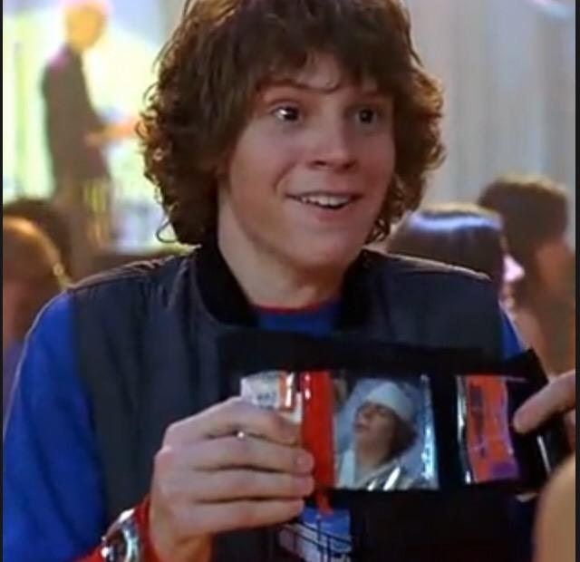 Happy BDay evan peters :) 