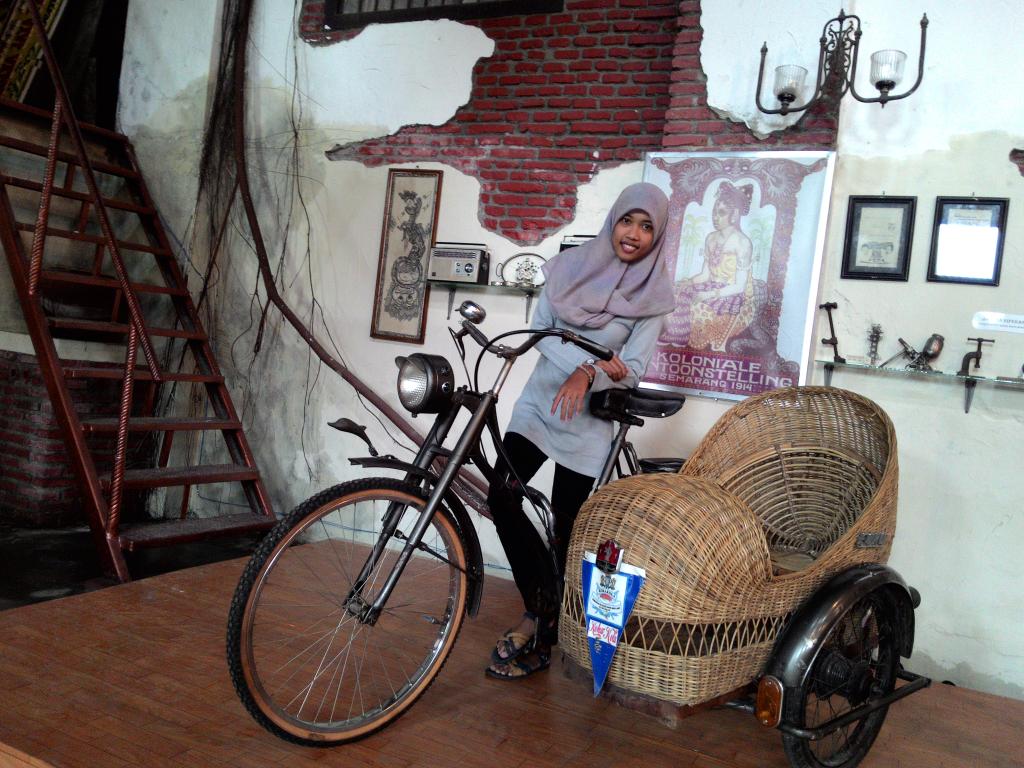 kota lama cafe retro (y)
