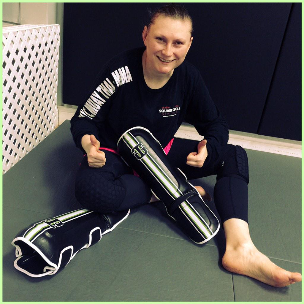 rrogan1028's tweet photo. @SquareCircleNYC @BZF1028 @DanLevGoldberg @GoldenGearMMA check out these shin guards for #muaythai @ECMMAFightShop http://t.co/HUf9RHsDI0