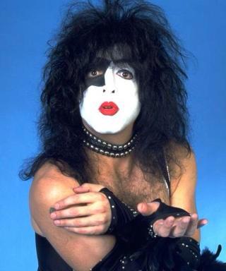 Paul       wHappy Birthday Paul Stanley
born 1952.1.20 