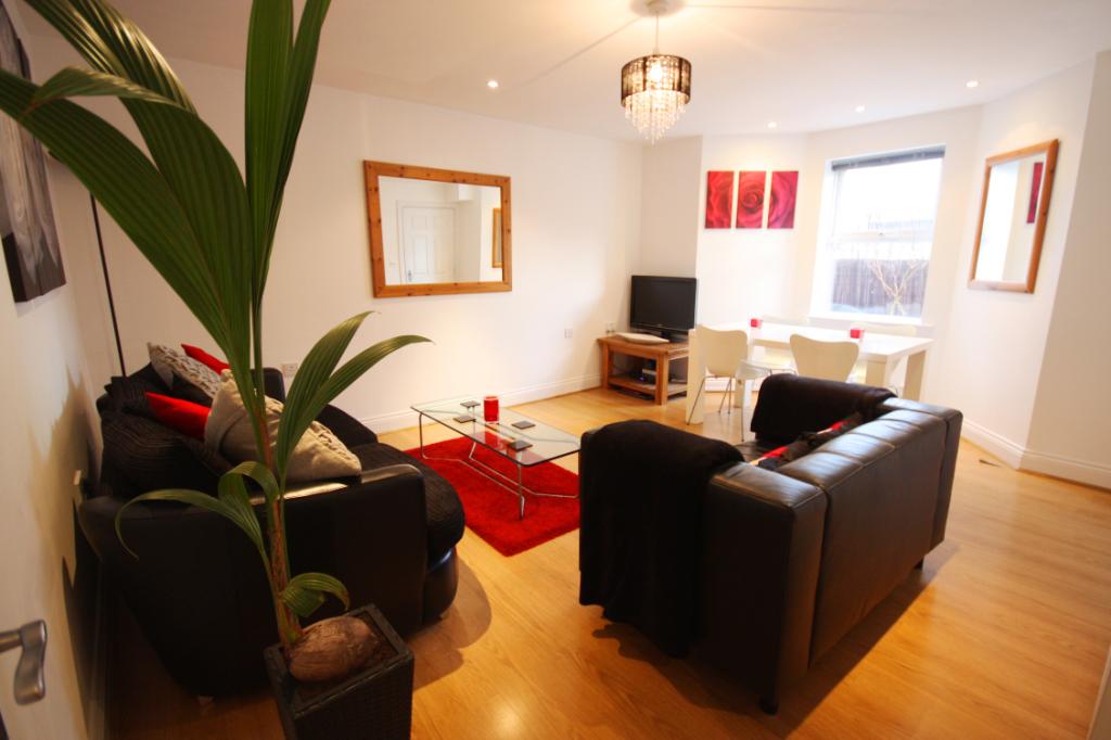 WinkworthBH6's tweet photo. Another #sale agreed by @TomHarrisEA in Pauncefote Road, Pokesdown- a beautiful two bedroom house. #MoreWanted http://t.co/OeJWoTYfvS