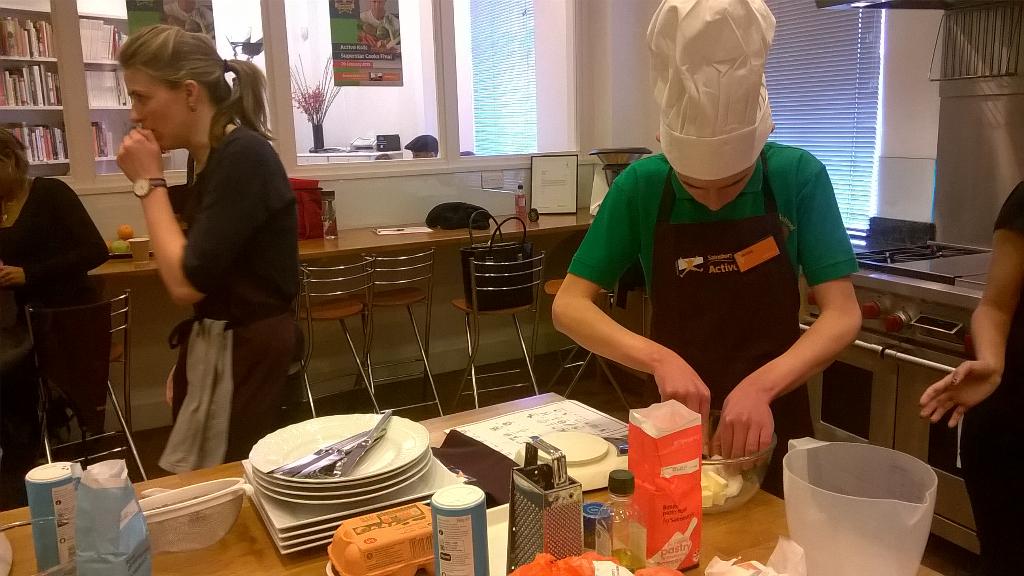 SainsburysNews's tweet photo. Highfield School are egging themselves on either their smoked bacon and brie quiche #SuperstarCooks http://t.co/ZvkxZNnprv