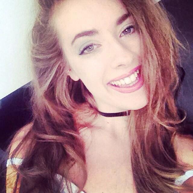 Rosa Brighid on Twitter: "Who wants a follow from yours truly? 💋 just tweet a picture of me + #