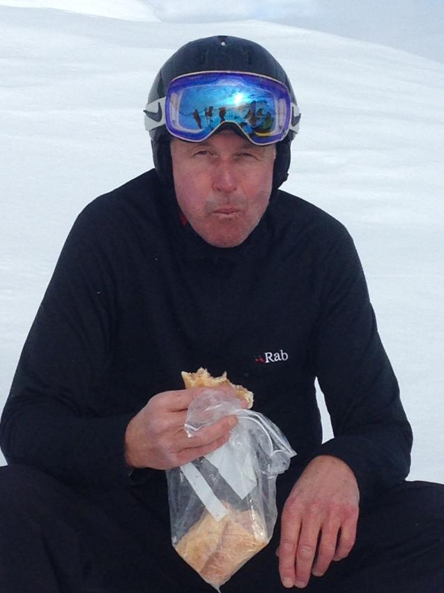 adamsearle02's tweet photo. Mountain Hammond. Winter plumage. Feeding. http://t.co/dHFCjxEIZ5